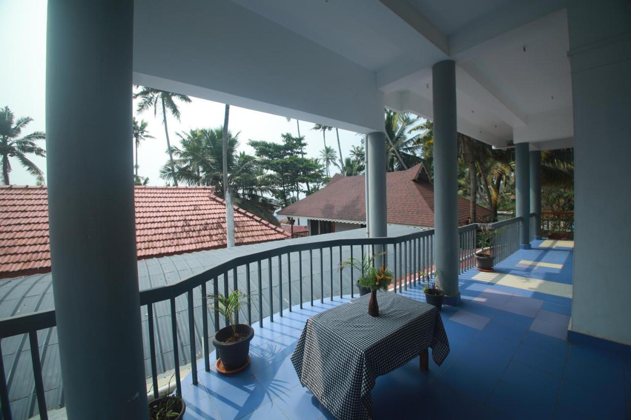 Black Beach Resort Varkala Exterior foto
