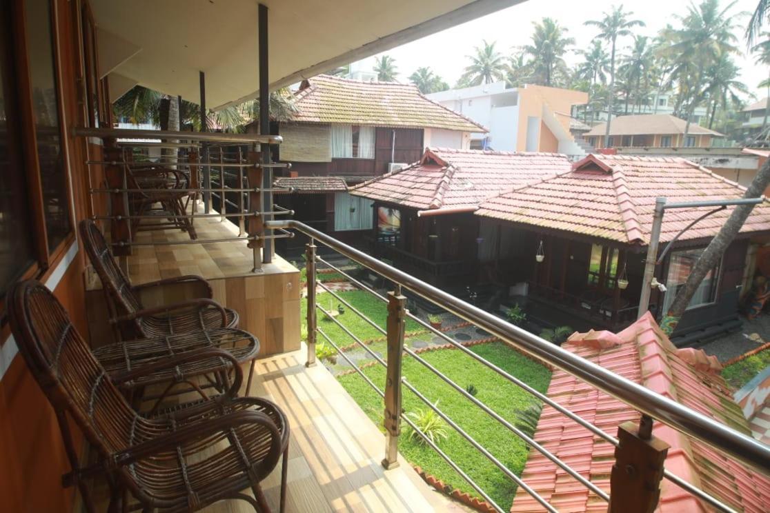 Black Beach Resort Varkala Exterior foto